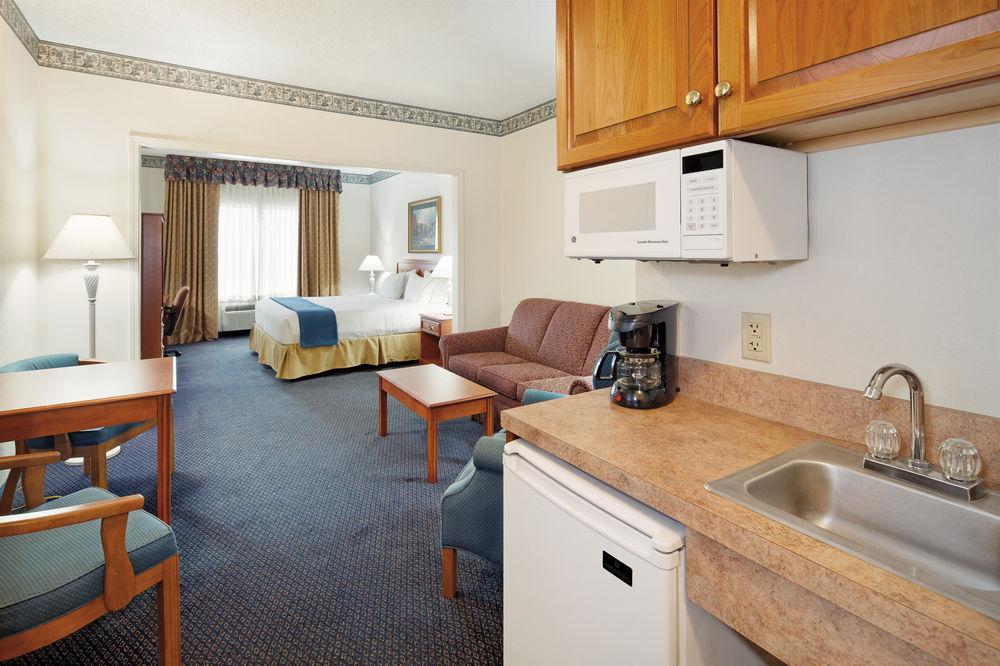 Holiday Inn Express Hotel & Suites Lancaster Exterior foto