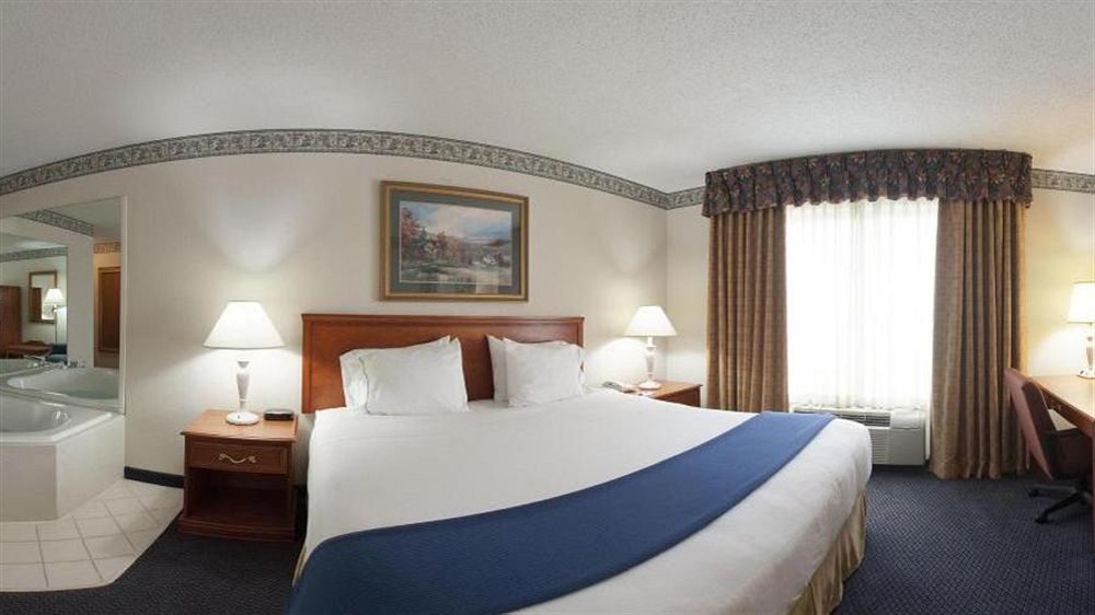 Holiday Inn Express Hotel & Suites Lancaster Exterior foto